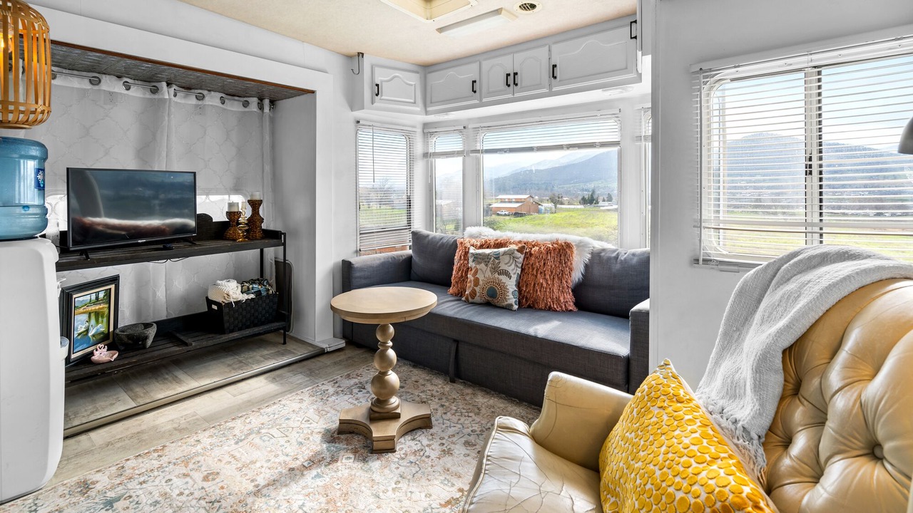 Photo of Livingroom in Talent