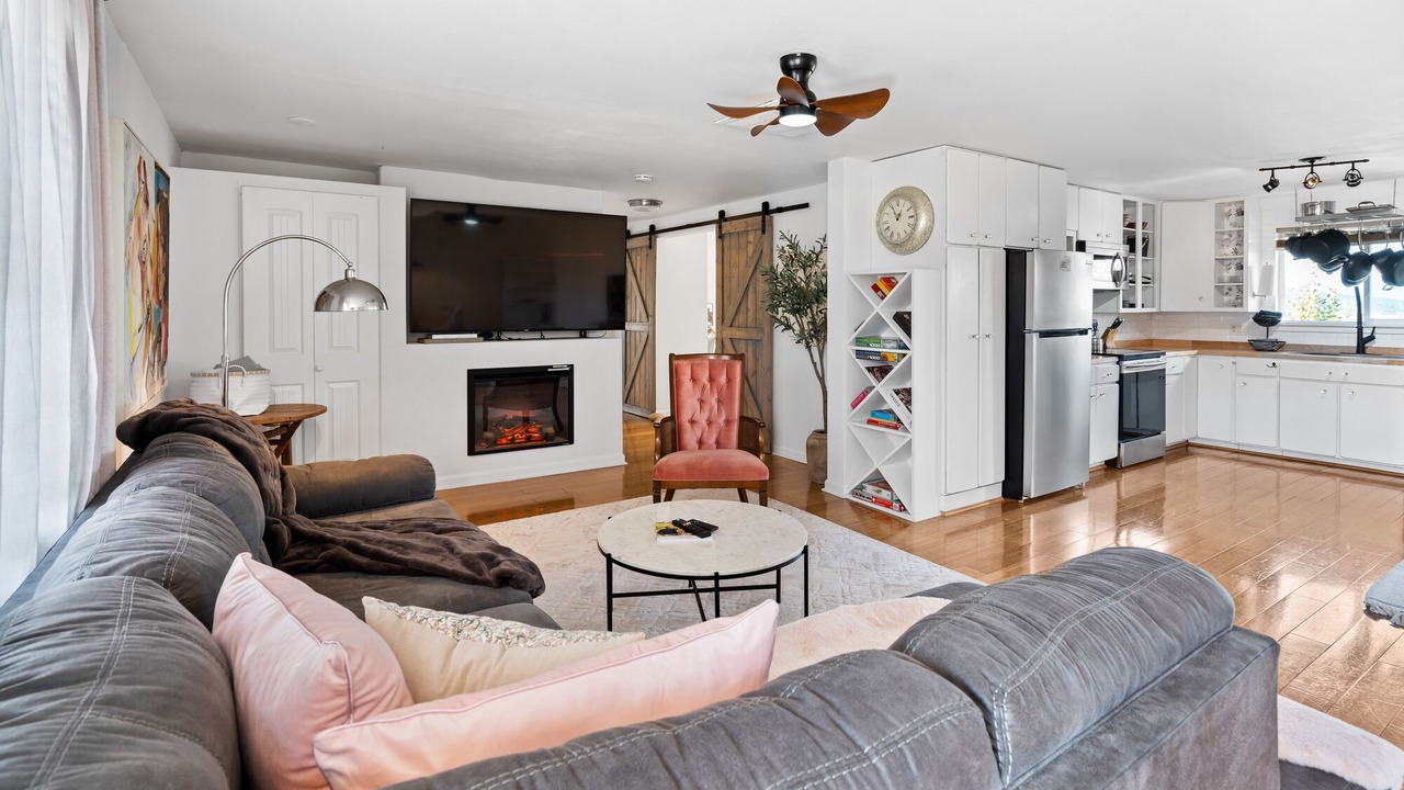 Photo of Livingroom in Talent