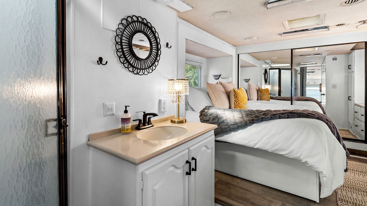 Photo of Bedroom in Talent