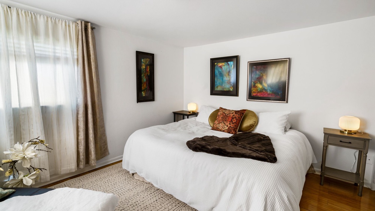 Photo of Bedroom in Talent