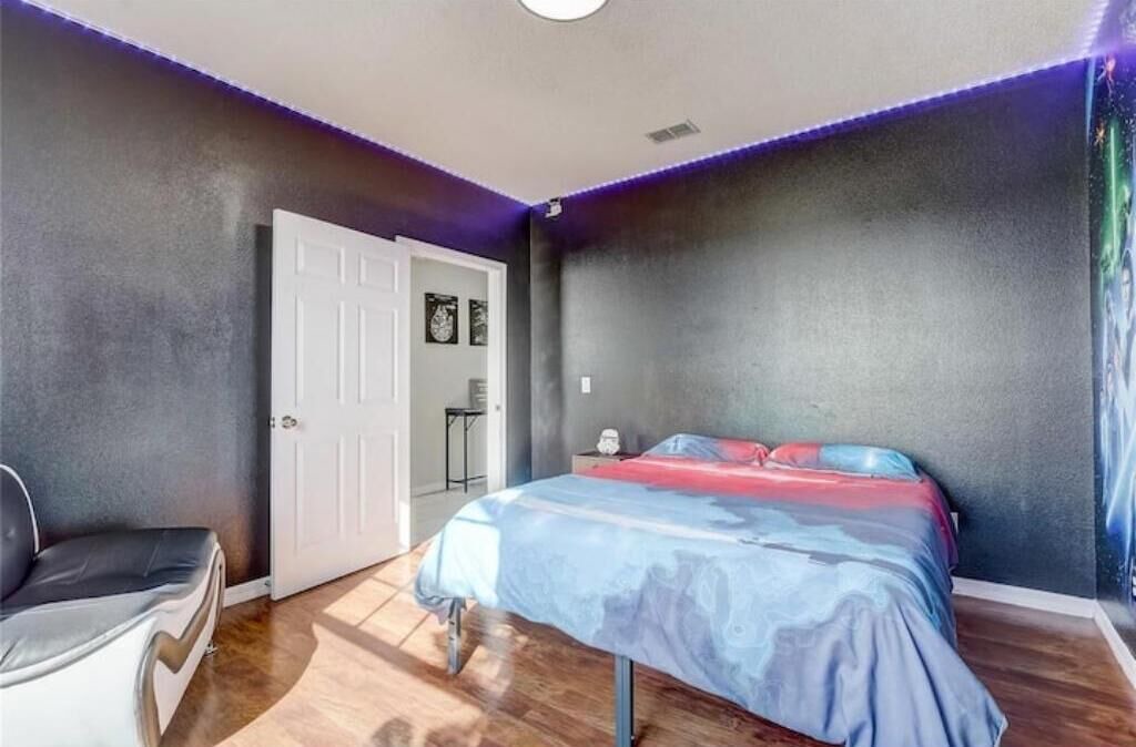Photo of Bedroom in Sunset Ridge