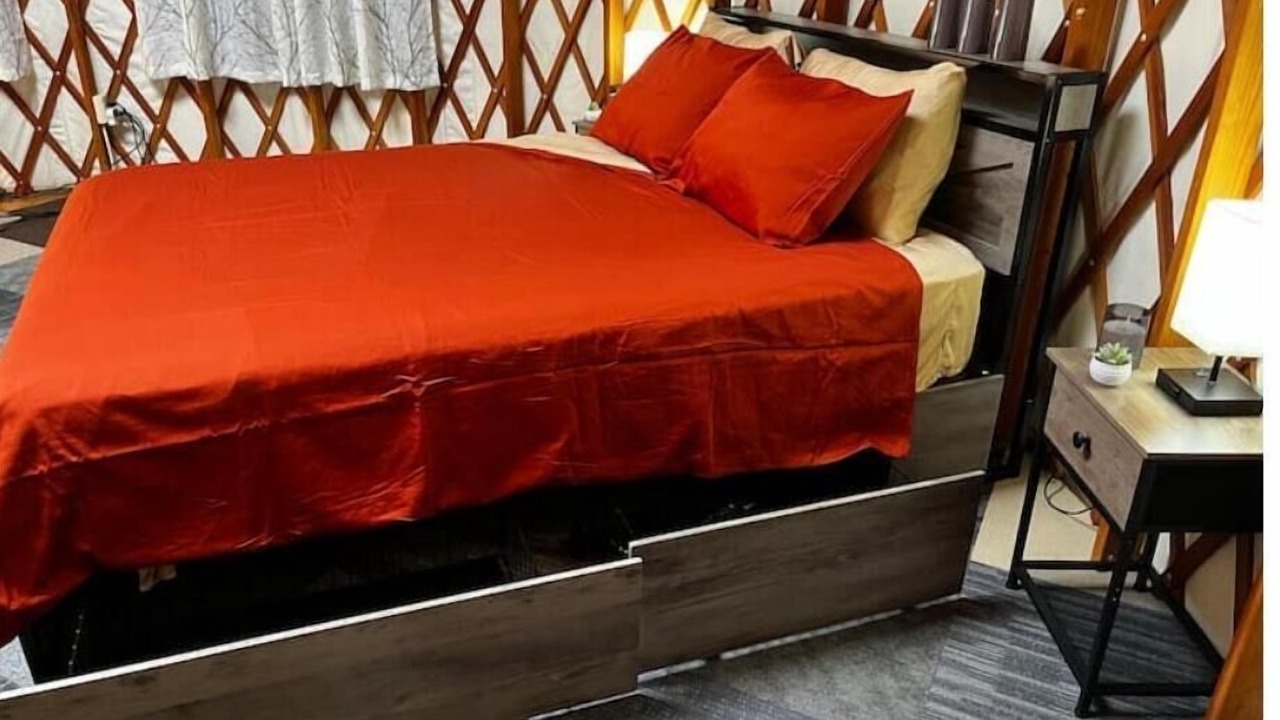 Photo of Others in Meredith