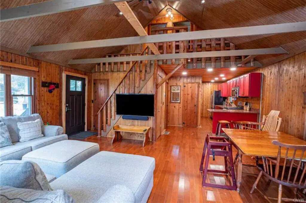 Photo of Livingroom in Skaneateles