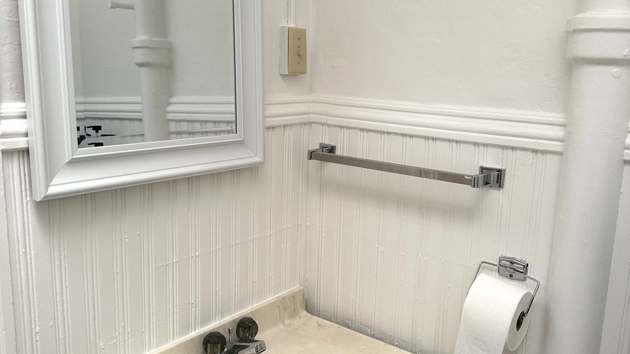 Photo of Bathroom in Warren