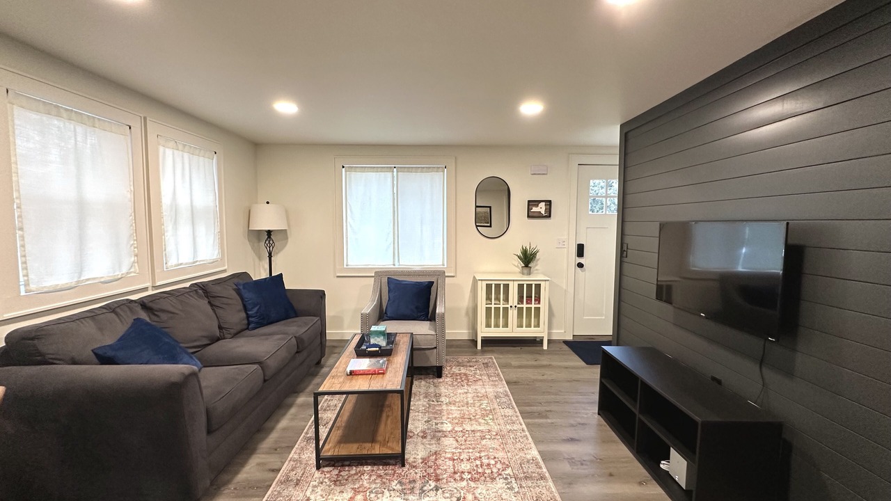 Photo of Livingroom in Utica