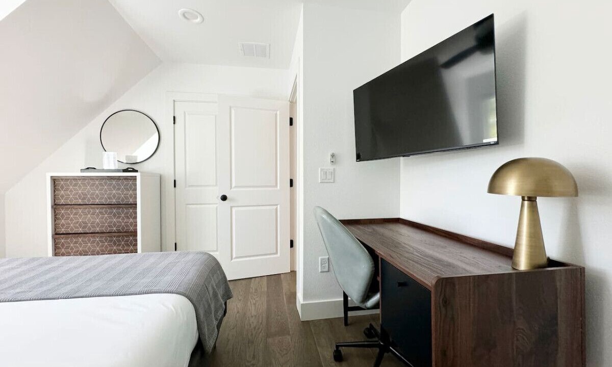 Photo of Bedroom in North University