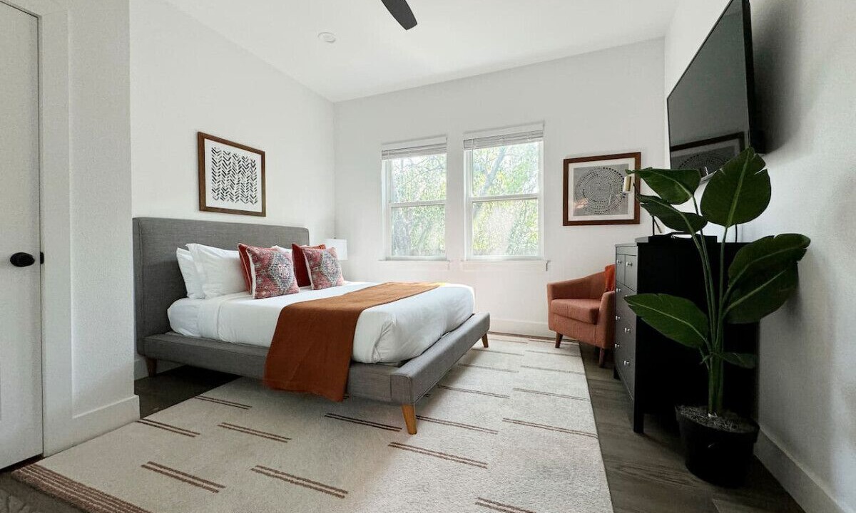 Photo of Bedroom in North University