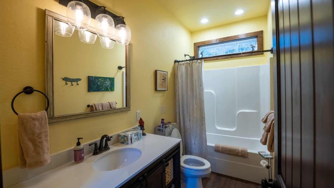 Photo of Bathroom in Eureka Springs