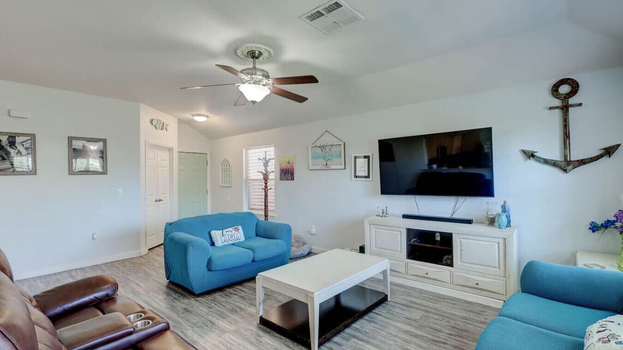 Photo of Livingroom in Aransas Pass
