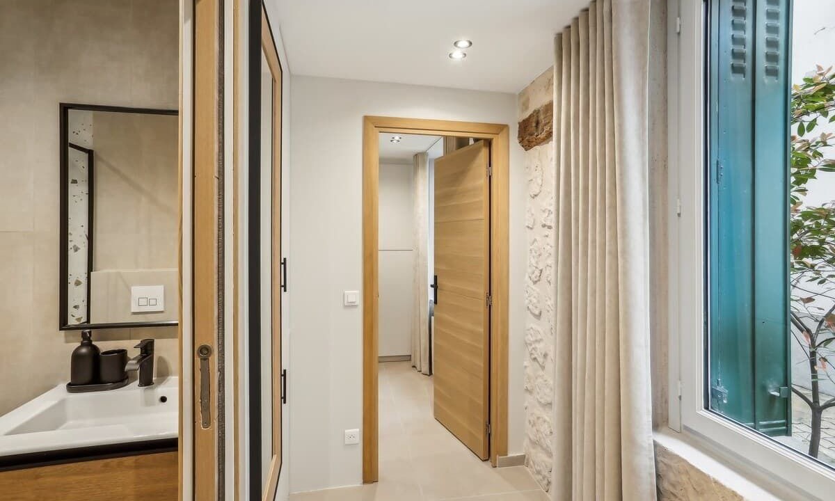 Photo of Bathroom in Arts-et-Metiers