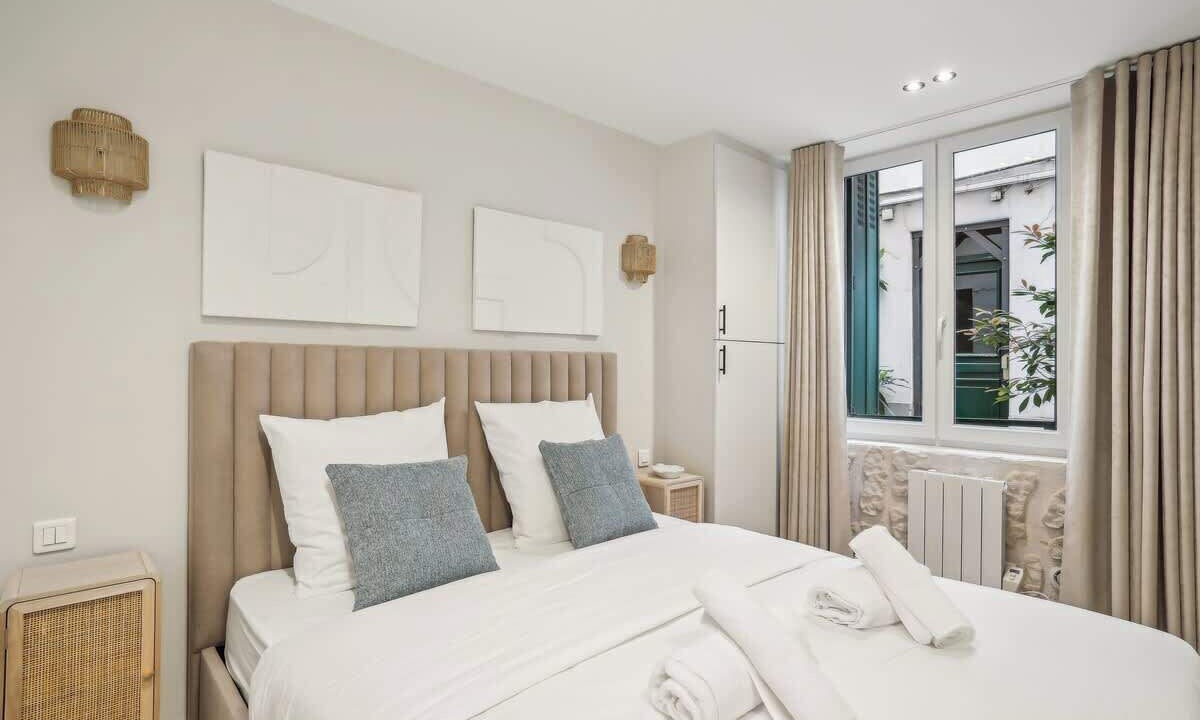 Photo of Bedroom in Arts-et-Metiers