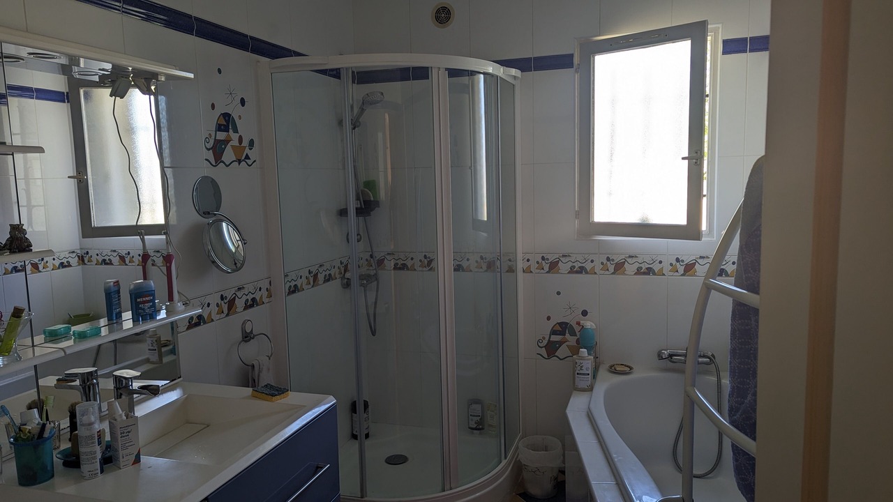 Photo of Bathroom in Montardon
