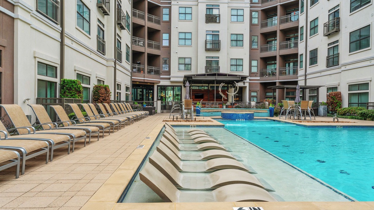 Photo of Outdoor in Oak Lawn