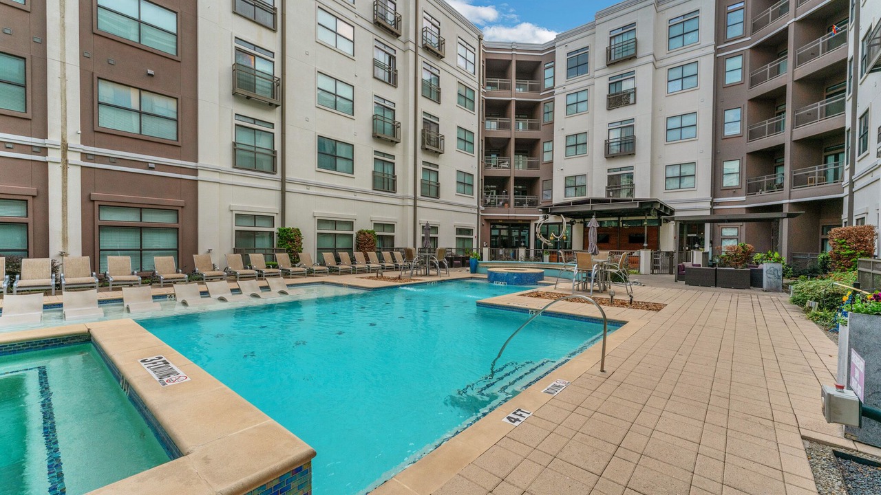 Photo of Outdoor in Oak Lawn