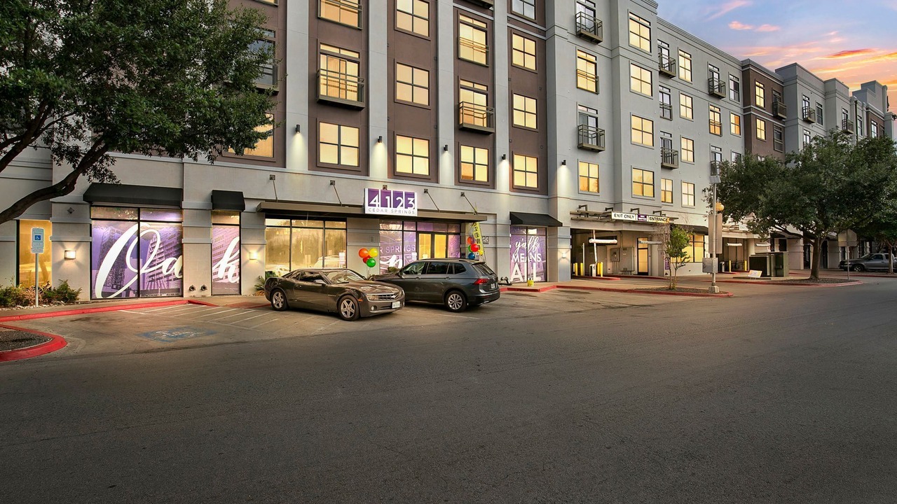 Photo of Outdoor in Oak Lawn