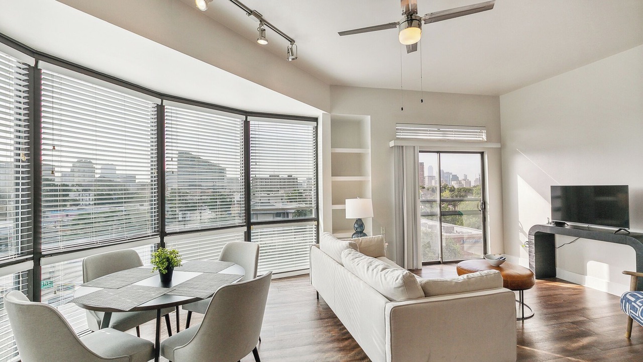 Photo of Livingroom in Oak Lawn