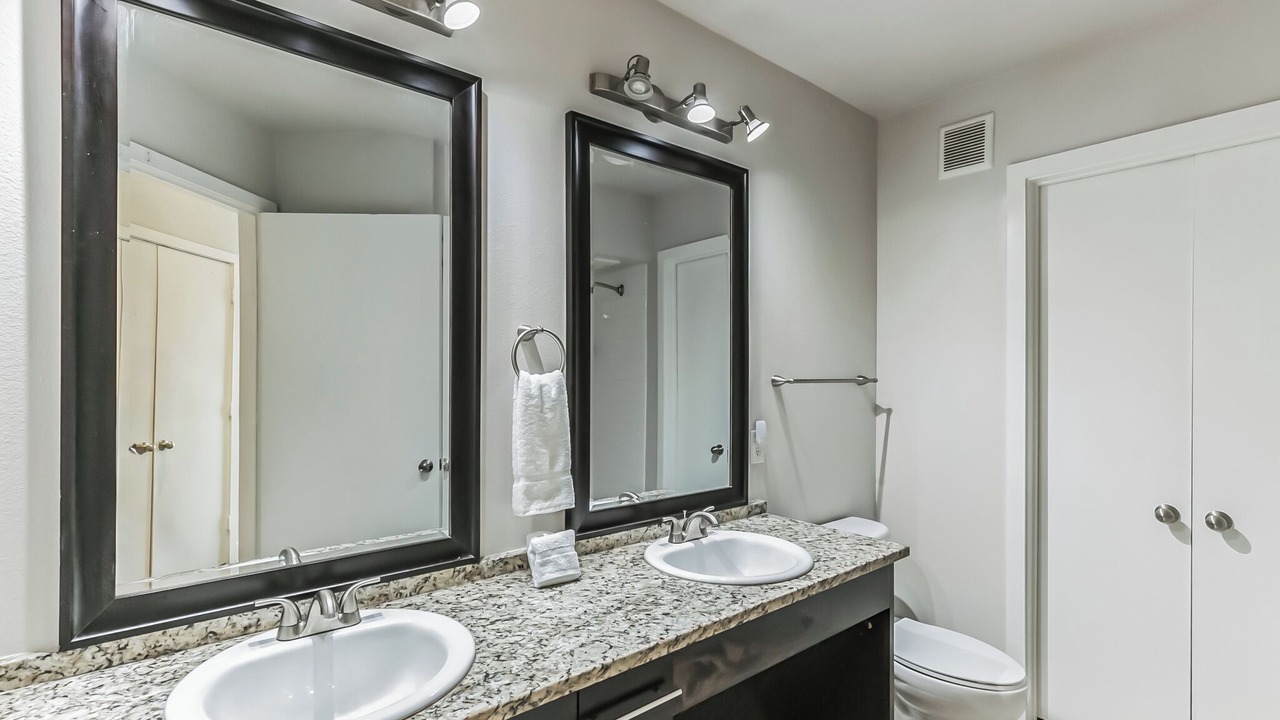 Photo of Bathroom in Oak Lawn