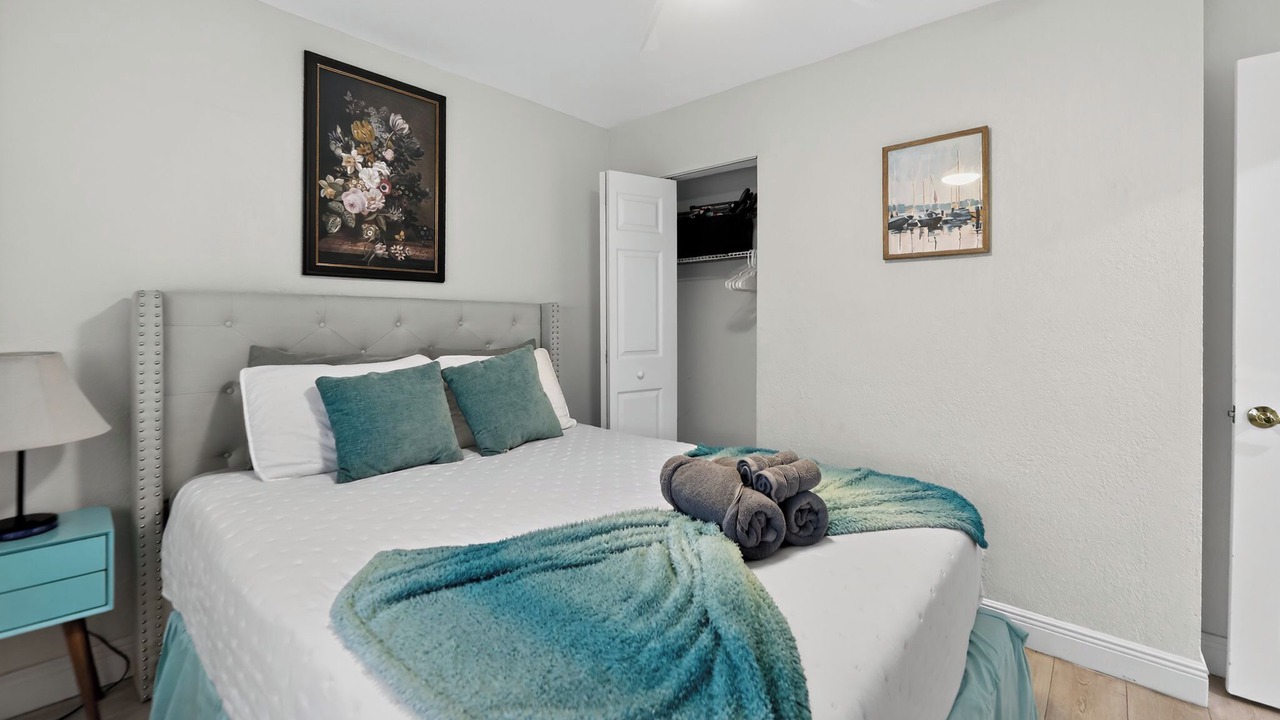 Photo of Bedroom in Oakland Park
