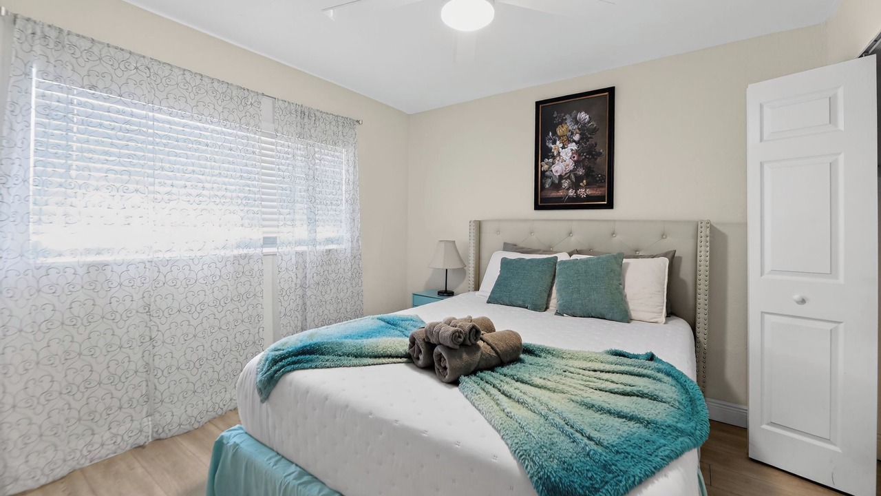 Photo of Bedroom in Oakland Park