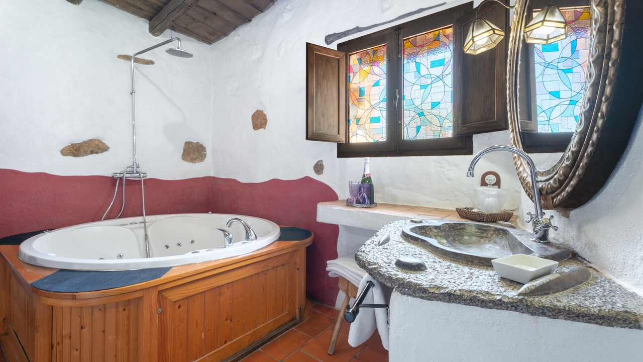 Photo of Bathroom in La Torre d'En Besora