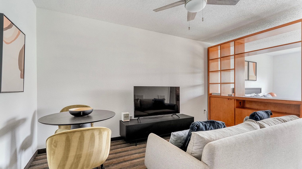 Photo of Livingroom in Gateway