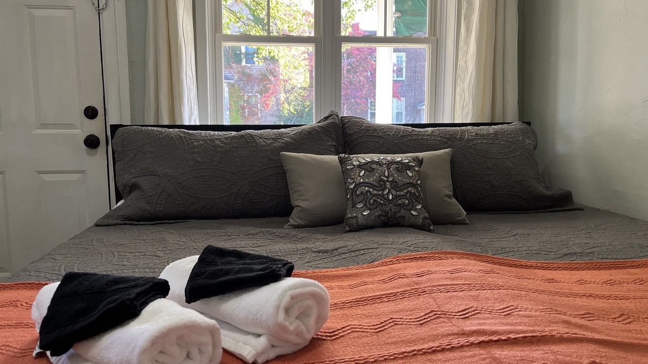 Photo of Bedroom in Old North Columbus