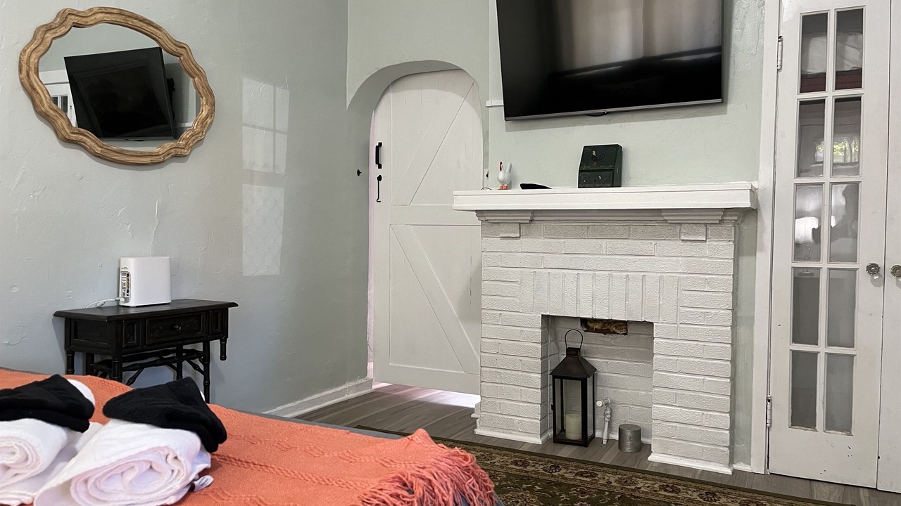 Photo of Bedroom in Old North Columbus