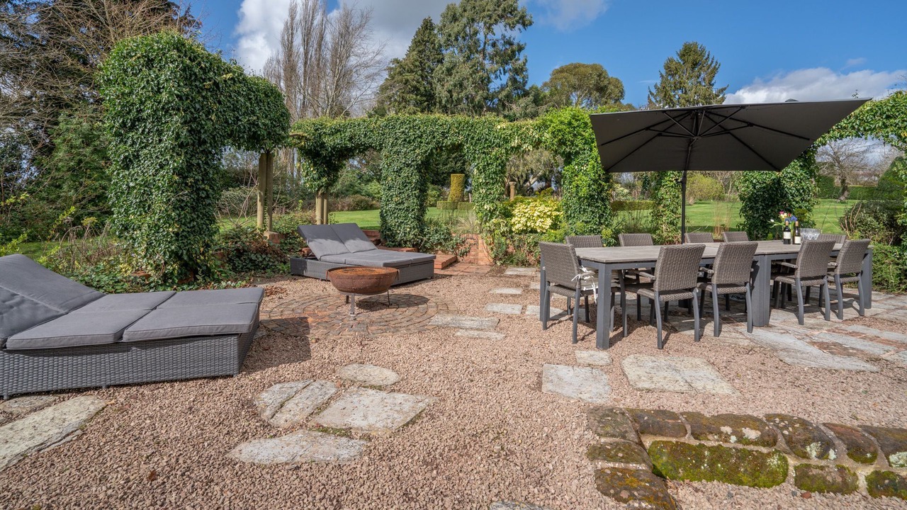 Photo of Others in Grimley