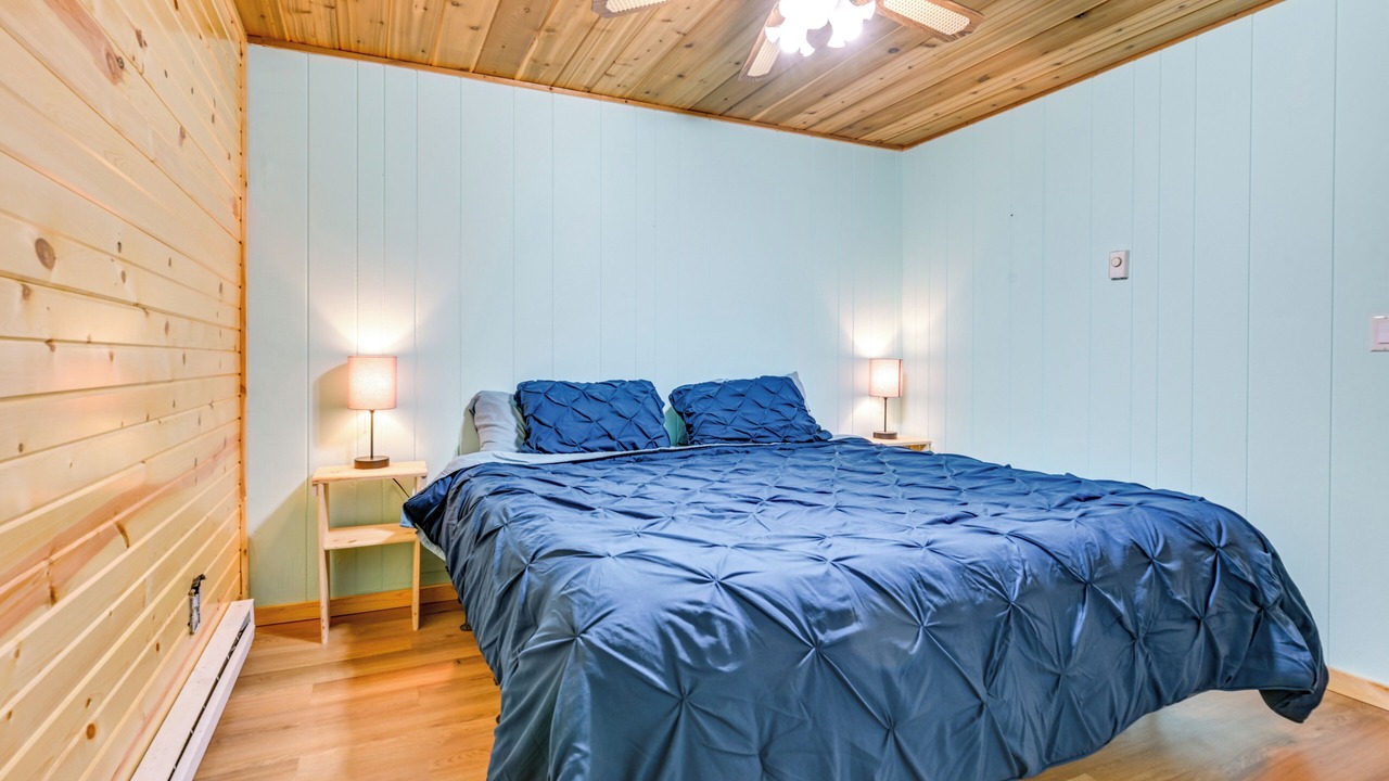 Photo of Bedroom in Lake