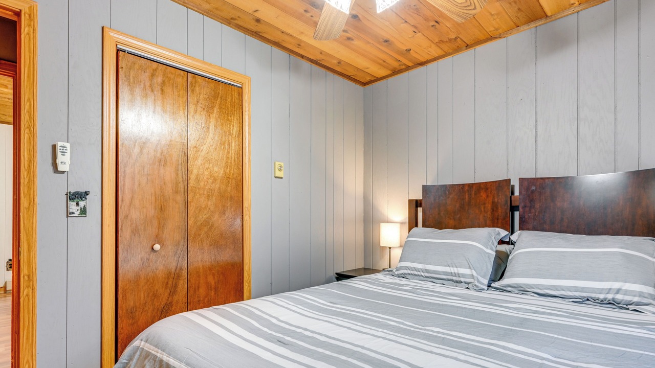 Photo of Bedroom in Lake