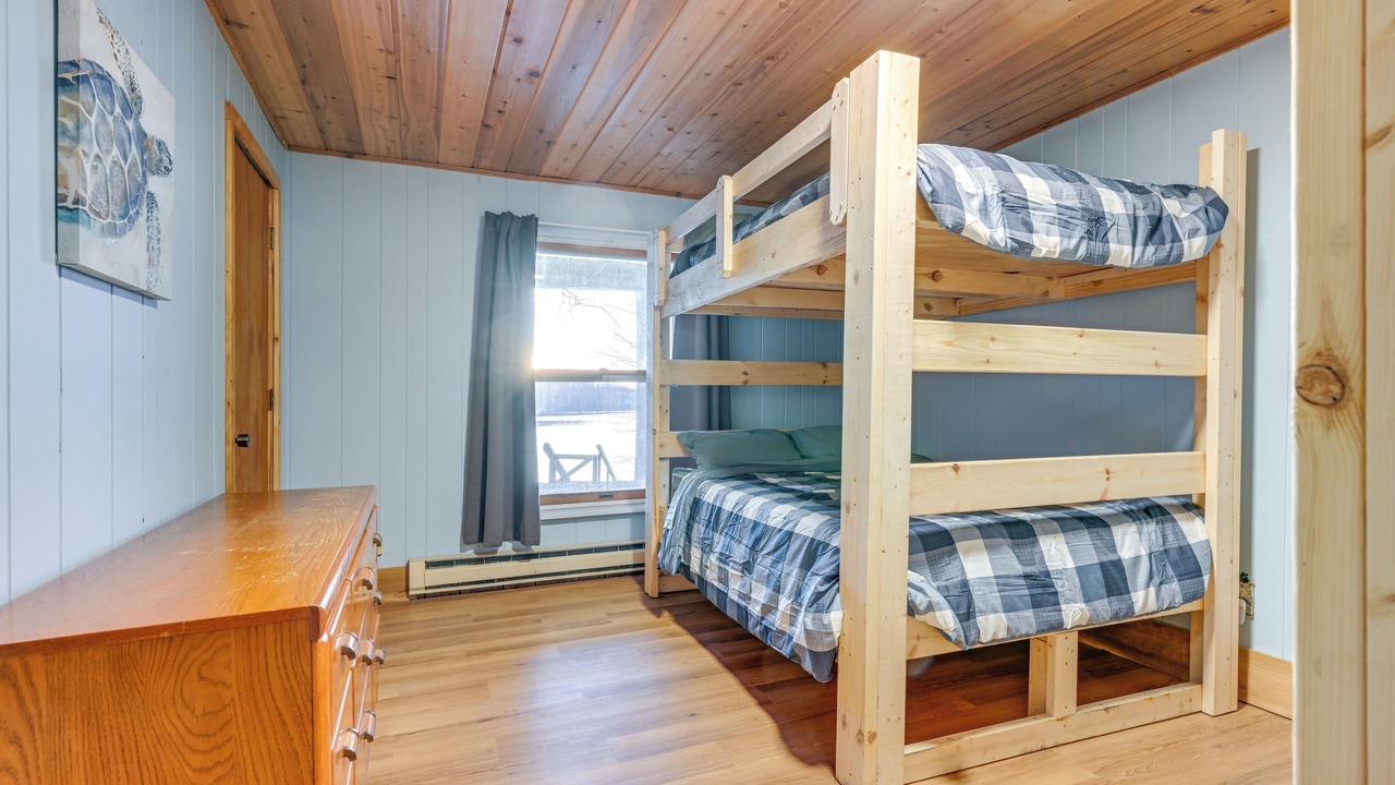 Photo of Bedroom in Lake