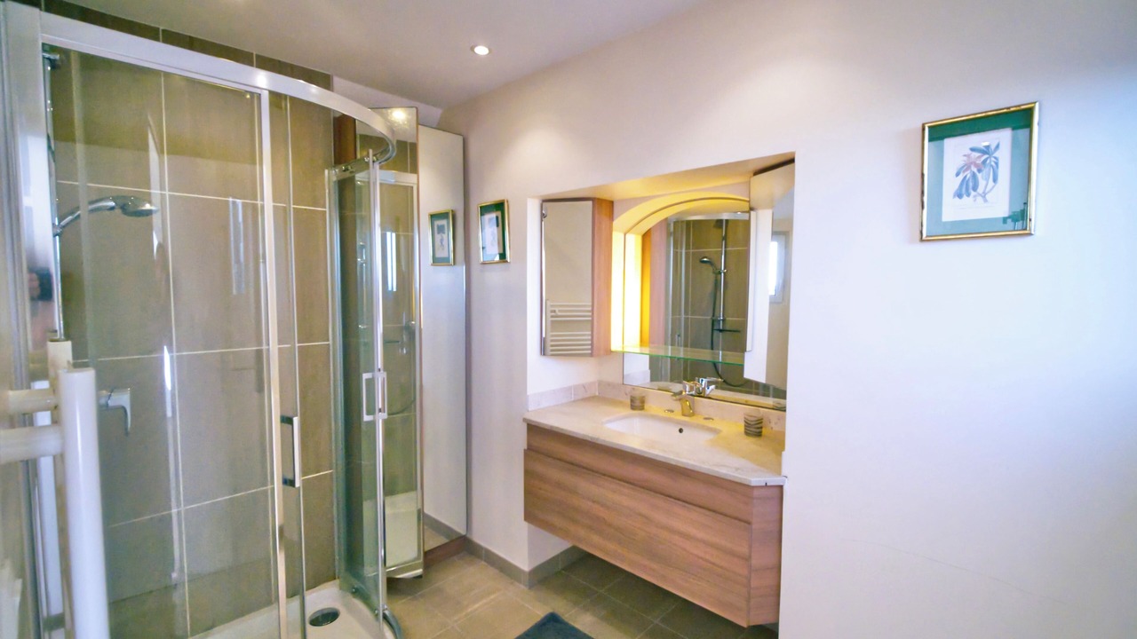 Photo of Bathroom in Barneville-Carteret