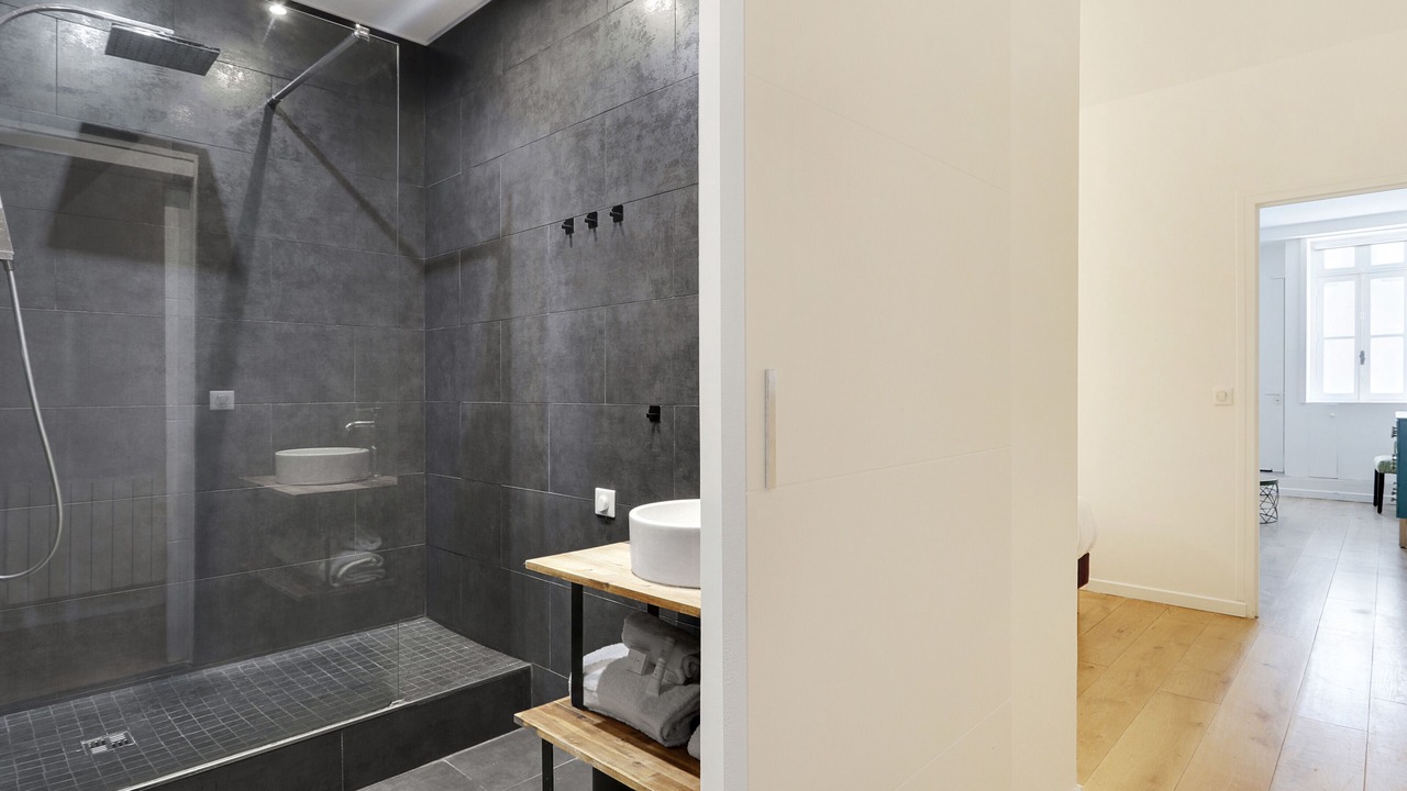 Photo of Bathroom in Quartier de l'Ecole-Militaire