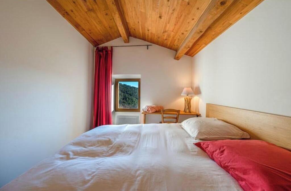 Photo of Bedroom in Genolhac