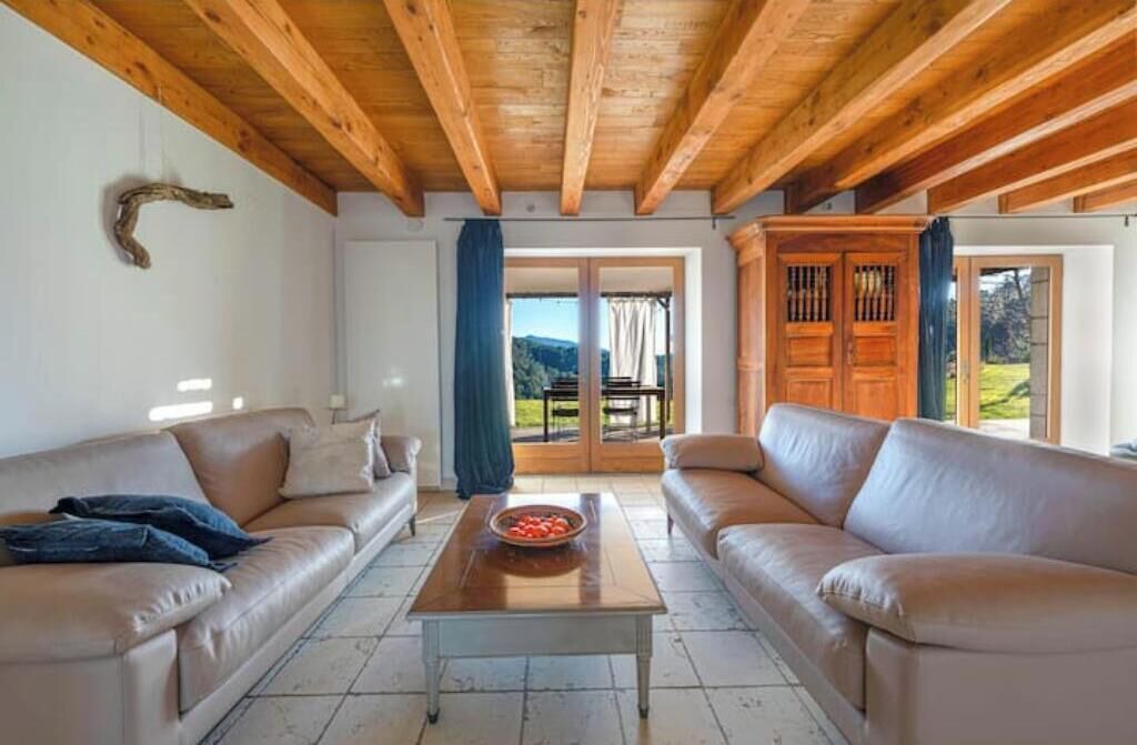 Photo of Livingroom in Genolhac