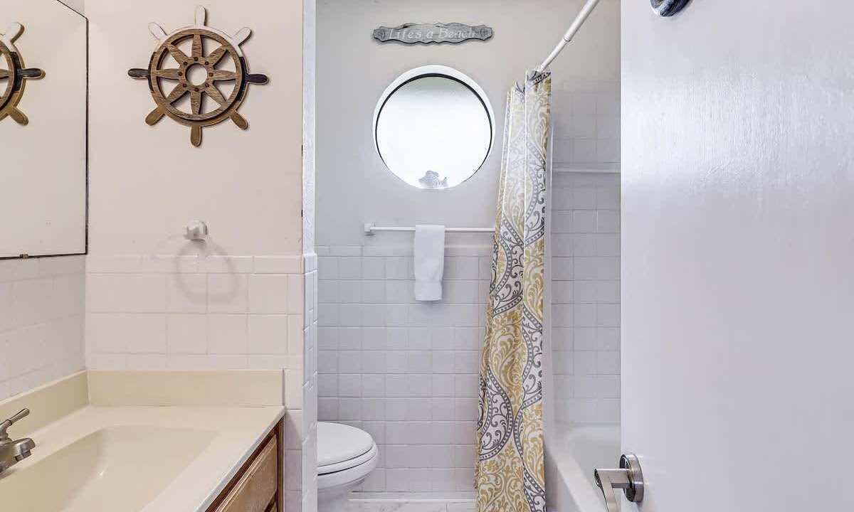 Photo of Bathroom in Aransas Pass