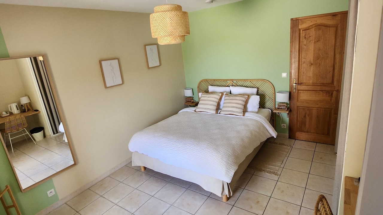 Photo of Bedroom in La Garde-Adhemar