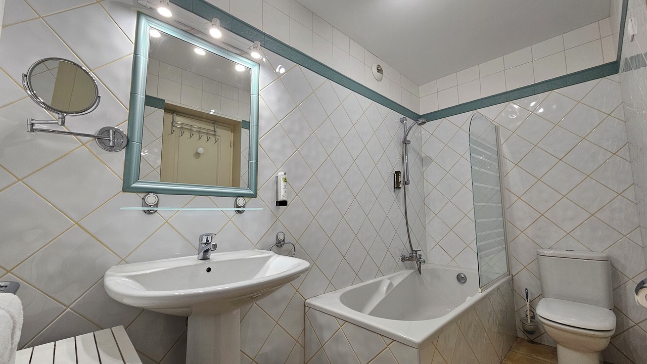 Photo of Bathroom in La Garde-Adhemar
