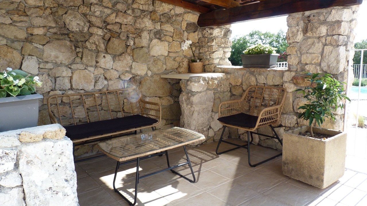 Photo of Patio Balcony in La Garde-Adhemar
