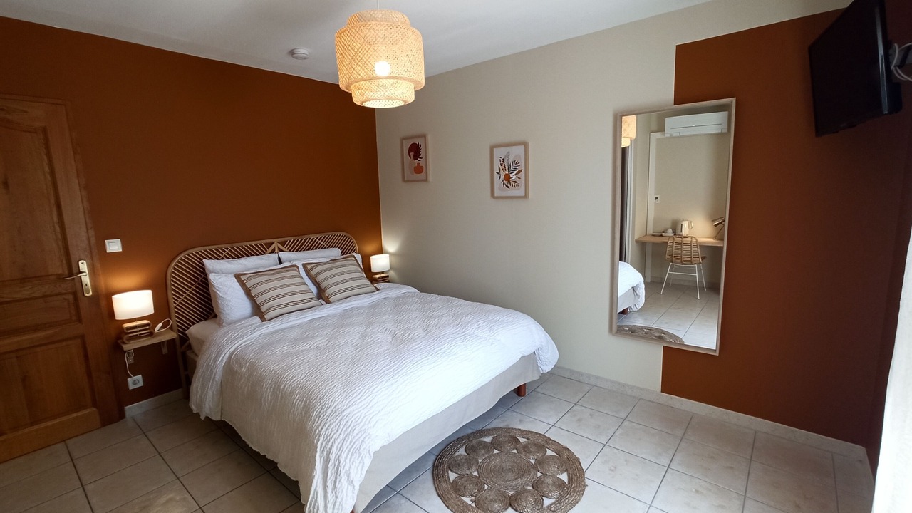 Photo of Bedroom in La Garde-Adhemar