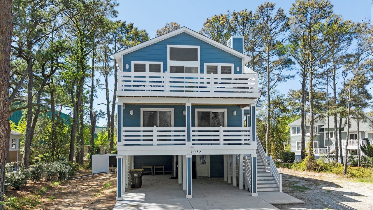 Photo of Outdoor in Corolla Light
