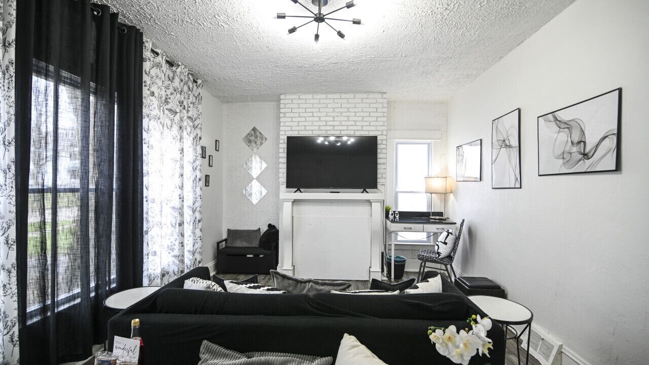 Photo of Livingroom in East Cleveland
