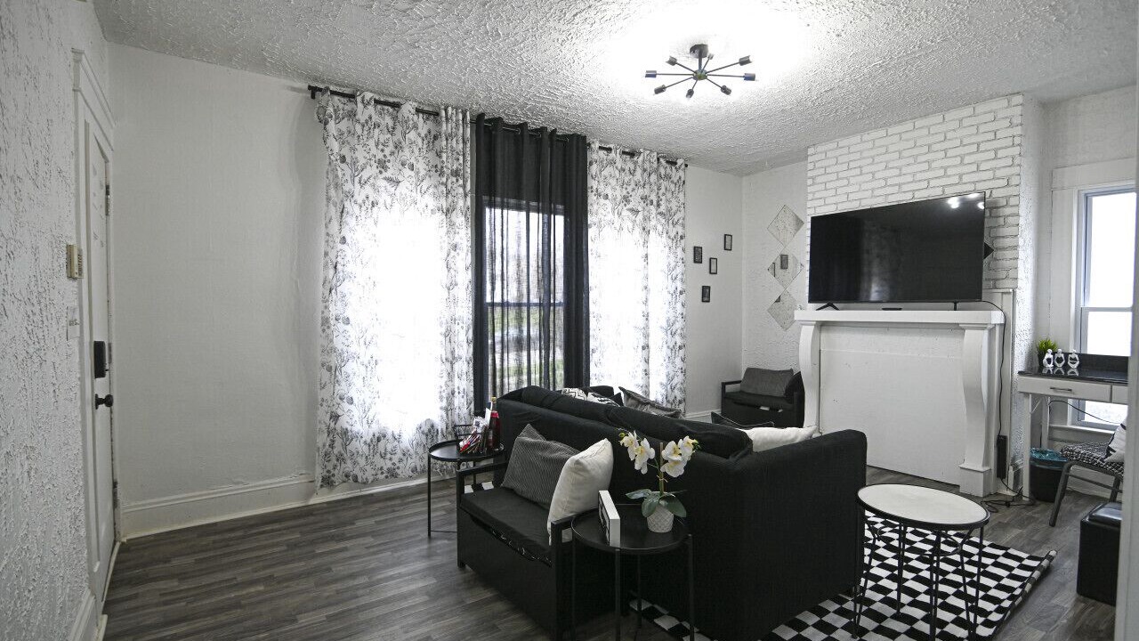 Photo of Livingroom in East Cleveland