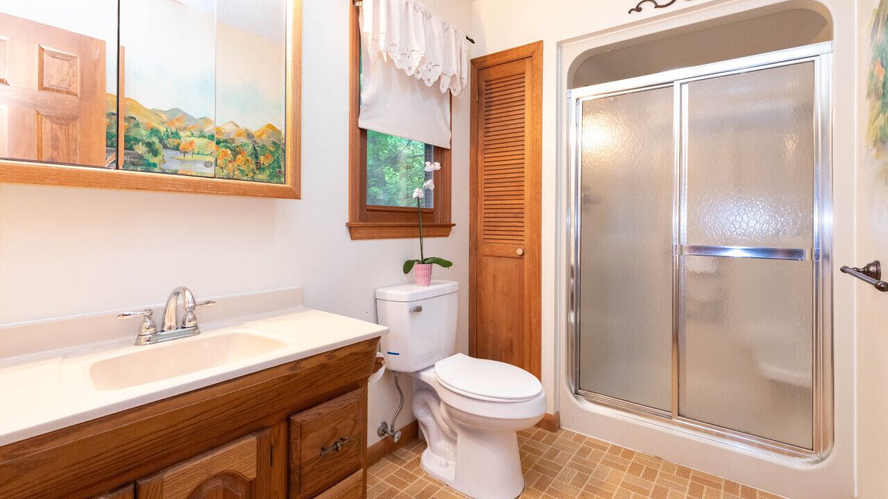 Photo of Bathroom in Lake Junaluska