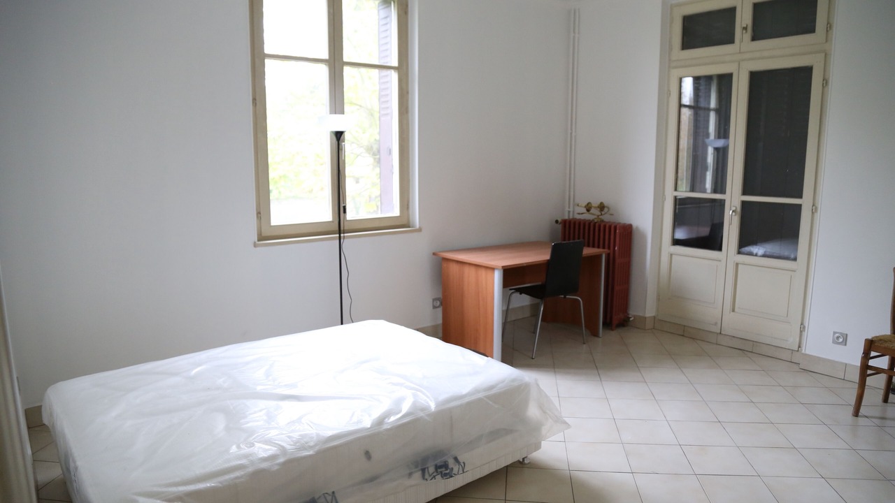 Photo of Bedroom in Villeneuve-Saint-Georges