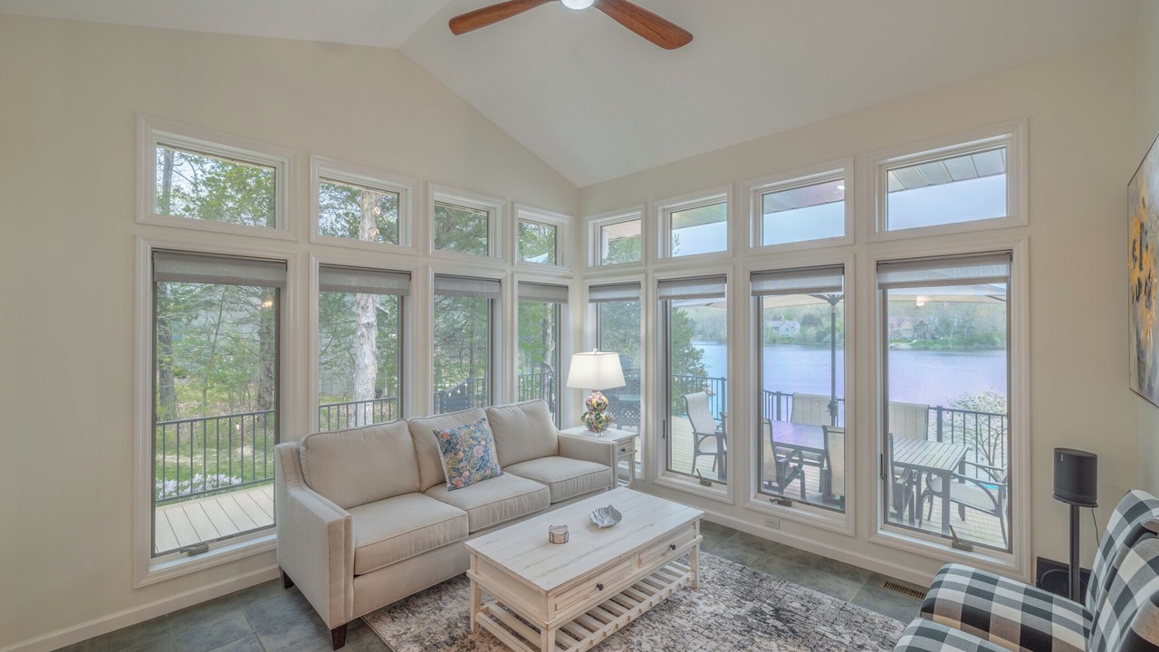 Photo of Livingroom in Innsbrook