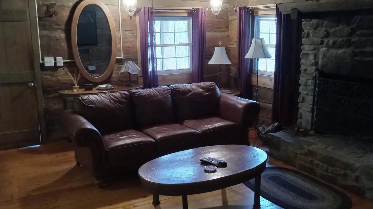Photo of Livingroom in Canton