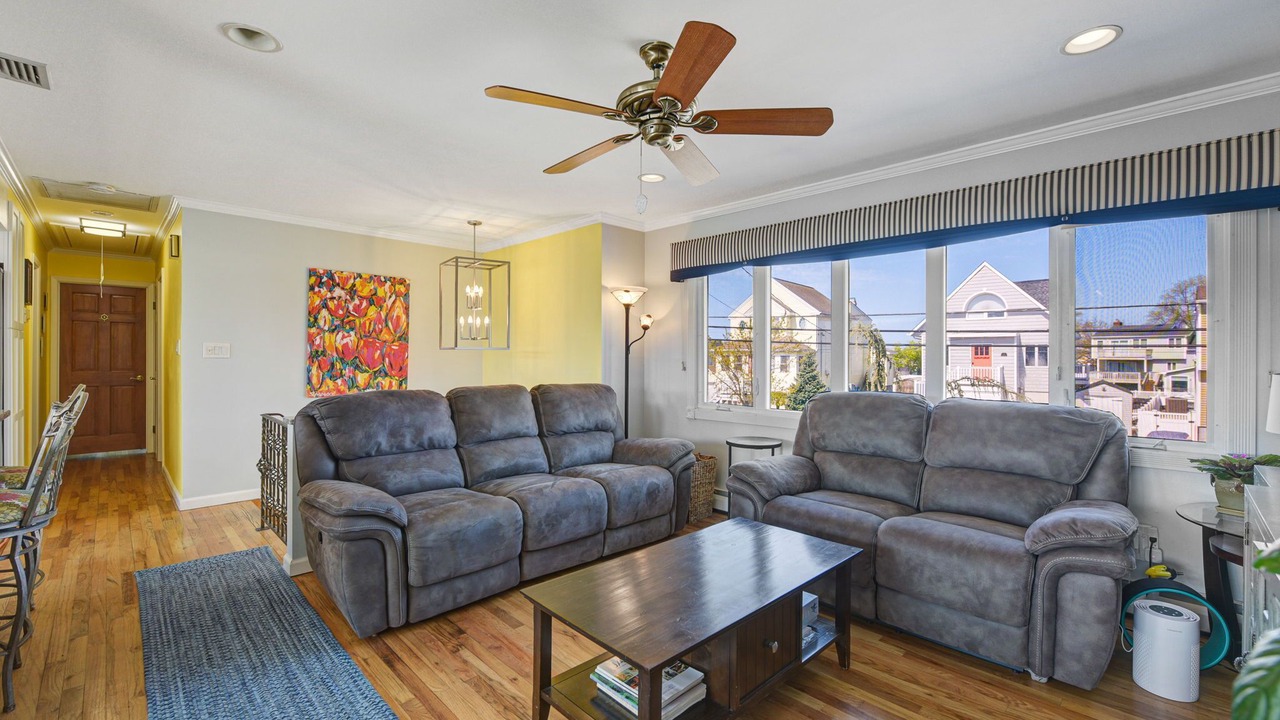 Photo of Livingroom in Massapequa