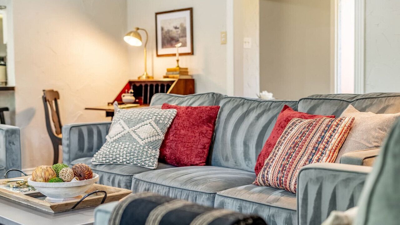 Photo of Livingroom in North Richland Hills