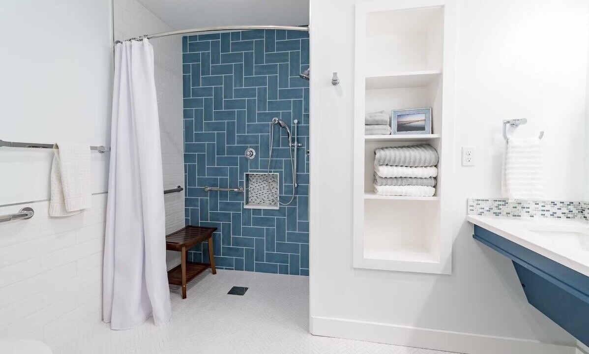 Photo of Bathroom in Cocoa Isles